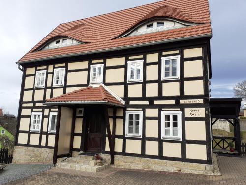 Gallery image of Ferienhaus Herta ein charmant, saniertes Einzeldenkmal im Elbsandsteingebirge -Nähe Bad Schandau in Rathmannsdorf