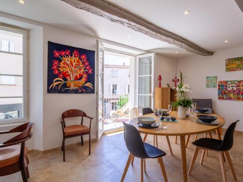 Apartment Les Palmiers by Interhome