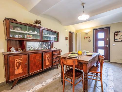O bucătărie sau chicinetă la Holiday Home San Rocco by Interhome