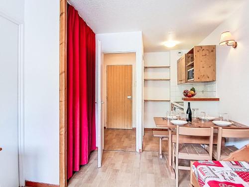 Studio Rond Point des Pistes - Val Claret-25 by Interhome