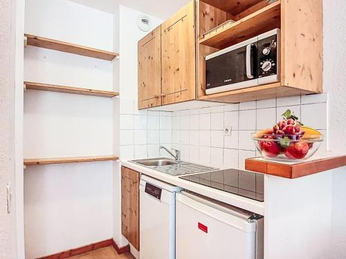 Studio Rond Point des Pistes - Val Claret-25 by Interhome