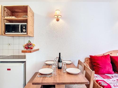 Studio Rond Point des Pistes - Val Claret-25 by Interhome