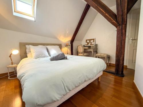 Photo de la galerie de l'établissement Beau duplex en centre-ville proche cathédrale, à Chartres