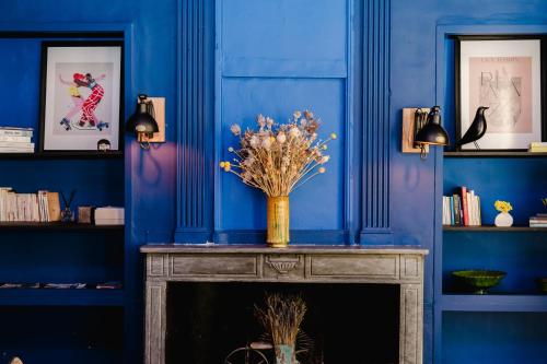 Unique character apartment - heart of Avignon - quiet & charming photo 17
