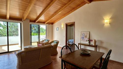 Sun - Shared Pool - 10 Guests - Albufeira