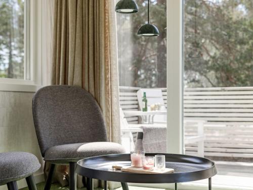 Ruang duduk di Holiday Home Hölick Minichalet 5 by Interhome