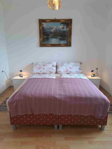 Postel nebo postele na pokoji v ubytování Keller's Quartier im Burghotel
