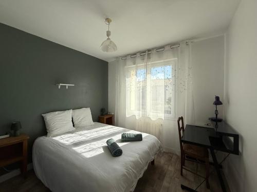 Photo de la galerie de l'établissement Maison Desclaude avec jardin, à Saintes