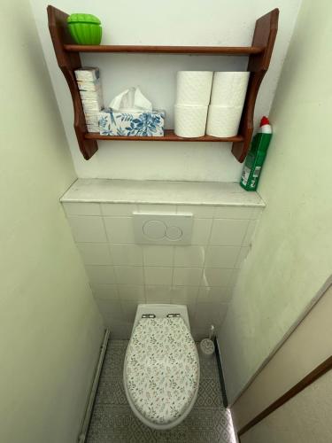 Photo de la galerie de l'établissement Maison Desclaude avec jardin, à Saintes