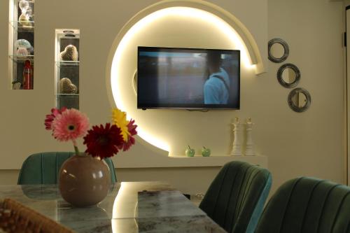 Oropos Central Living