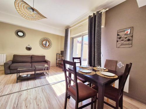 Posezení v ubytování Le Repaire Marin plage et centre à 100m by primo