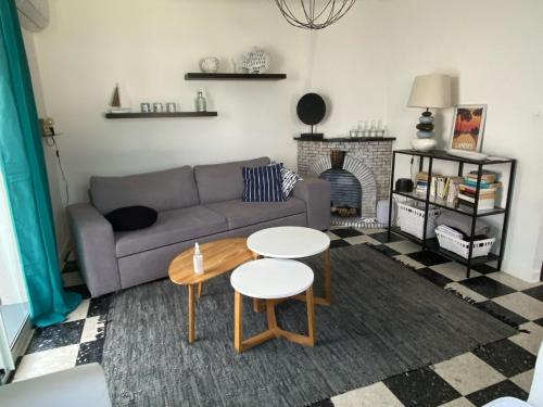 Photo de la galerie de l'établissement Maison familiale à Biscarrosse, près des commerces, avec terrasse et WIFI, pour 6 personnes - FR-1-319-618, à Biscarrosse