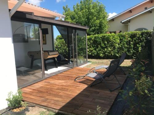 Photo de la galerie de l'établissement Maison familiale à Biscarrosse, près des commerces, avec terrasse et WIFI, pour 6 personnes - FR-1-319-618, à Biscarrosse