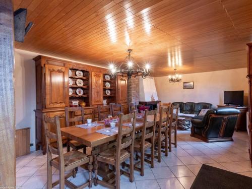 Χώρος καθιστικού στο Gîte chaleureux dans les Vosges avec cheminée - FR-1-583-437