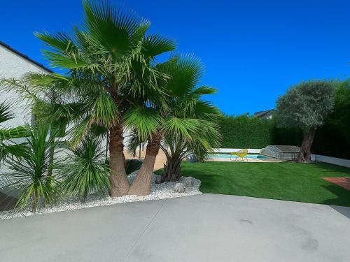 Maison spacieuse avec piscine privée – Idéale pour familles - FR-1-732-109