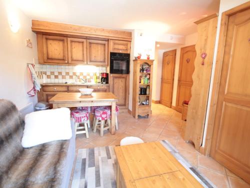 Appartement cosy 3 pièces, 6 pers, bien équipé, balcon, proche spa, ski bus, commerces. - FR-1-572-242