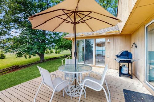 Balkoni atau teres di Rockledge Cedar Retreat