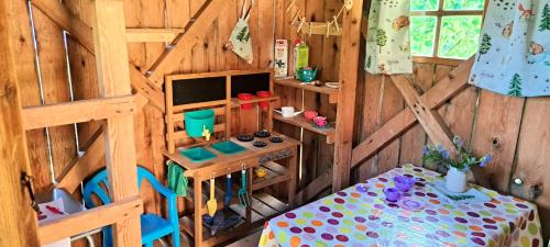 Panorama Chalet mit Sauna Höllmaishofにあるベッド