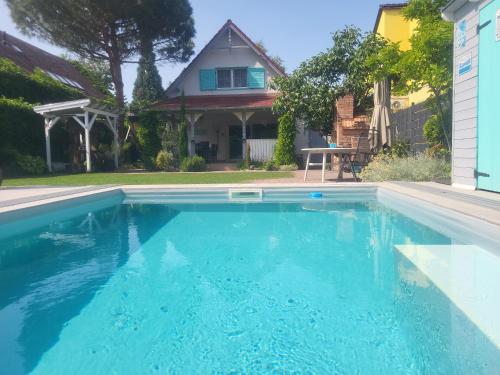 Zamardi private villa with own pool and huge garden, 150m to longest free beach at Balaton