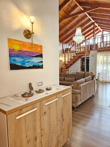 Φωτογραφία από το άλμπουμ του River Escape Villa - Private Beach, Scenic View & BBQ στο Τεπελένι