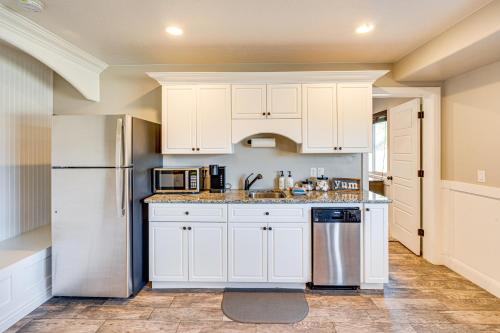 Η κουζίνα ή μικρή κουζίνα στο La Verkin Family Apartment - 21 Miles to Zion!