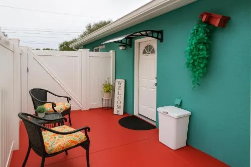 Green Castle Apartment in Tampa 10 min from Airport and the Beach in Tampa