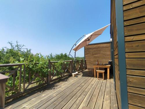 Gallery image of Le Collonges, éco-container PMR, Vallée de la Dordogne in Souillac