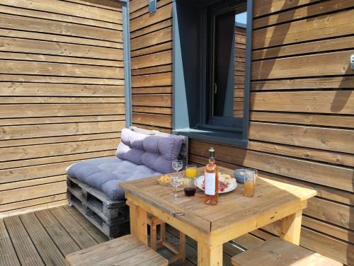 Gallery image of Le Collonges, éco-container PMR, Vallée de la Dordogne in Souillac