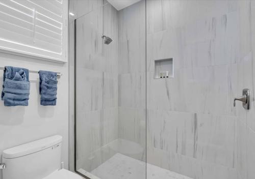 a bathroom with a shower and a toilet at Bayview Pointe in Cortez