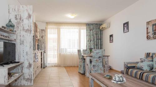 Μια τηλεόραση ή/και κέντρο ψυχαγωγίας στο Lora boutique