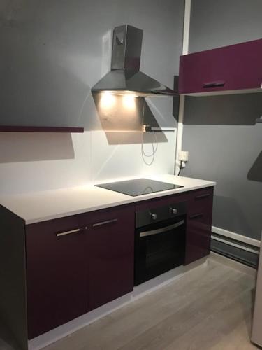 Studio idéalement placé, calme et proche centre ville