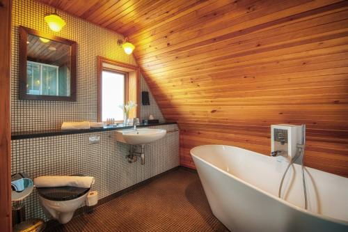 Ванная комната в Hotell Fjällgården Ski-In Ski-Out