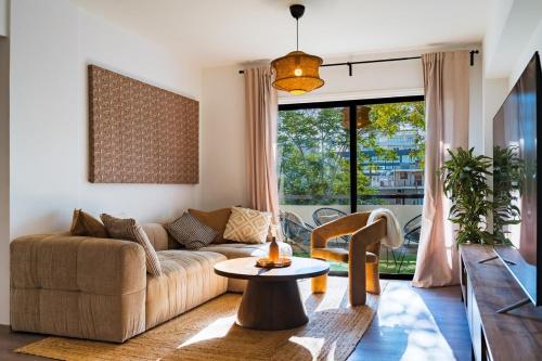 City Centre Modern Boho Stay