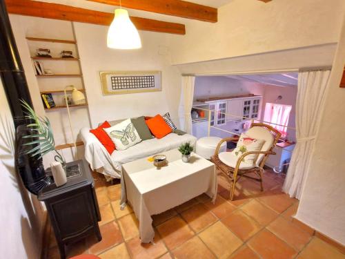 The Alicante Old Town artist workshop, Impressive rooftop, terrace with amazing city views and sea views, BBQ, Air conditioner, Wifi