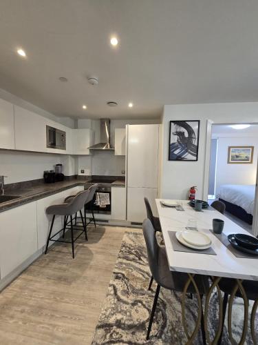 Mega9 Luxury 2Bedrooms Apartment - 2Baths, 2Toilets photo 11