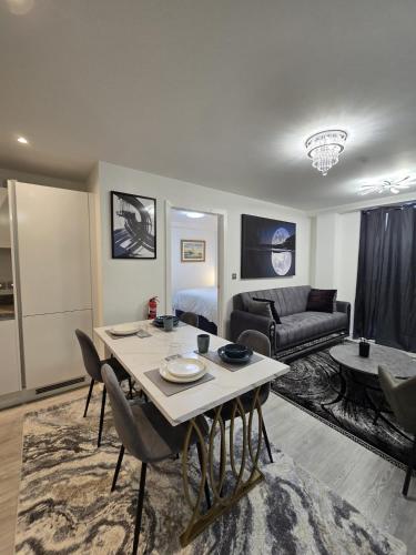 Mega9 Luxury 2Bedrooms Apartment - 2Baths, 2Toilets photo 6