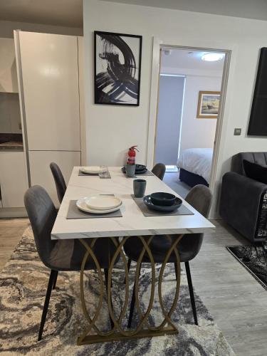 Mega9 Luxury 2Bedrooms Apartment - 2Baths, 2Toilets photo 20