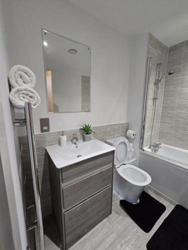 Mega9 Luxury 2Bedrooms Apartment - 2Baths, 2Toilets photo 9