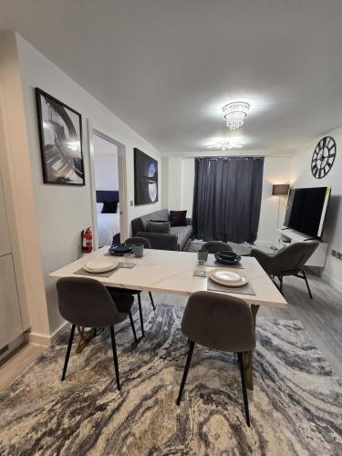 Mega9 Luxury 2Bedrooms Apartment - 2Baths, 2Toilets photo 24