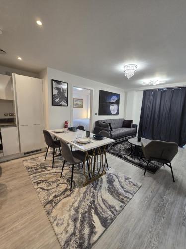 Mega9 Luxury 2Bedrooms Apartment - 2Baths, 2Toilets photo 25