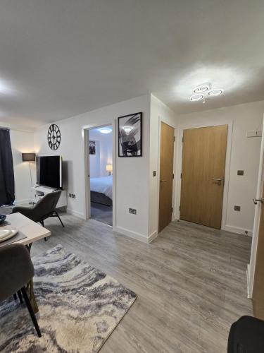 Mega9 Luxury 2Bedrooms Apartment - 2Baths, 2Toilets photo 29
