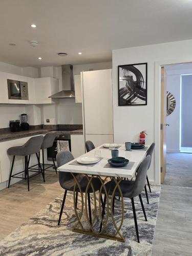 Mega9 Luxury 2Bedrooms Apartment - 2Baths, 2Toilets photo 32