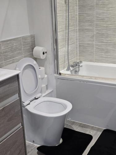 Mega9 Luxury 2Bedrooms Apartment - 2Baths, 2Toilets photo 34