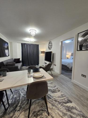 Mega9 Luxury 2Bedrooms Apartment - 2Baths, 2Toilets photo 35