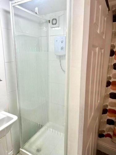 Ένα μπάνιο στο Stylish Studio Apartment