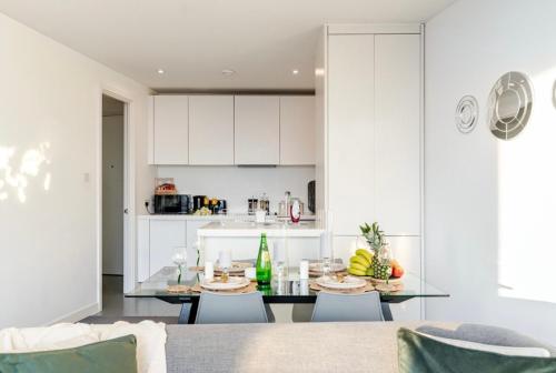 Kuchyň nebo kuchyňský kout v ubytování Rotunda -Birmingham City Views