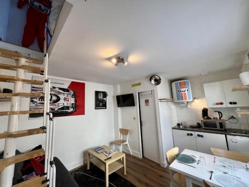 Photo de la galerie de l'établissement Apartment in Le Mans near Historic Center, au Mans