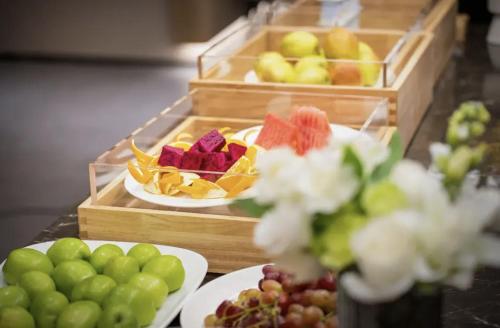 Makanan di atau berdekatan hotel