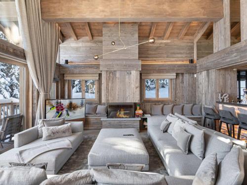 Photo de la galerie de l'établissement Chalet Courchevel 1850, 14 pers, Jacuzzi et sauna, Parking - FR-1-564-133, à Courchevel