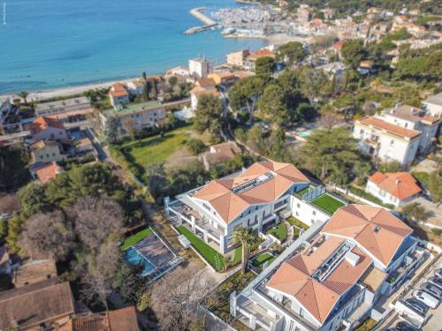 Appartement 88m2 avec Terrasse et Clim, Piscine Commune à Saint-Cyr-sur-Mer - FR-1-770-56